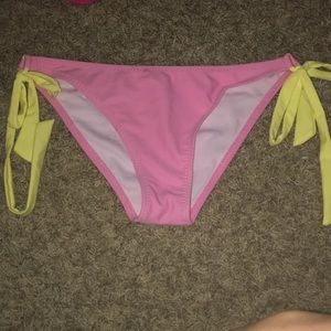 Bikini bottoms that tie on side